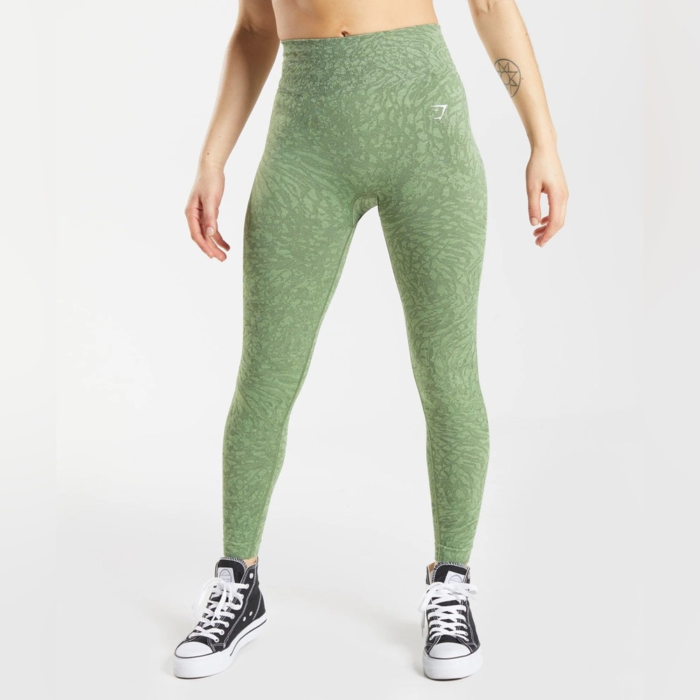 Gymshark green animal print workout activewear set - Picture 3 of 9